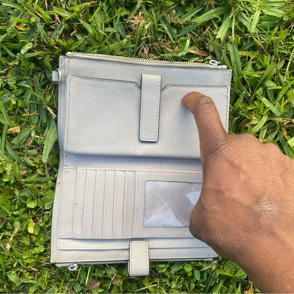 Michael Kors Signature Women's Double Zip Wallet, Aluminum  Michael Kors Gray - Picture 7 of 12